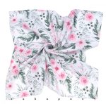   Nagy textilpelenka, fürdőlepedő MAMO-TATO 120x120 cm Fehér alapon pink virágok